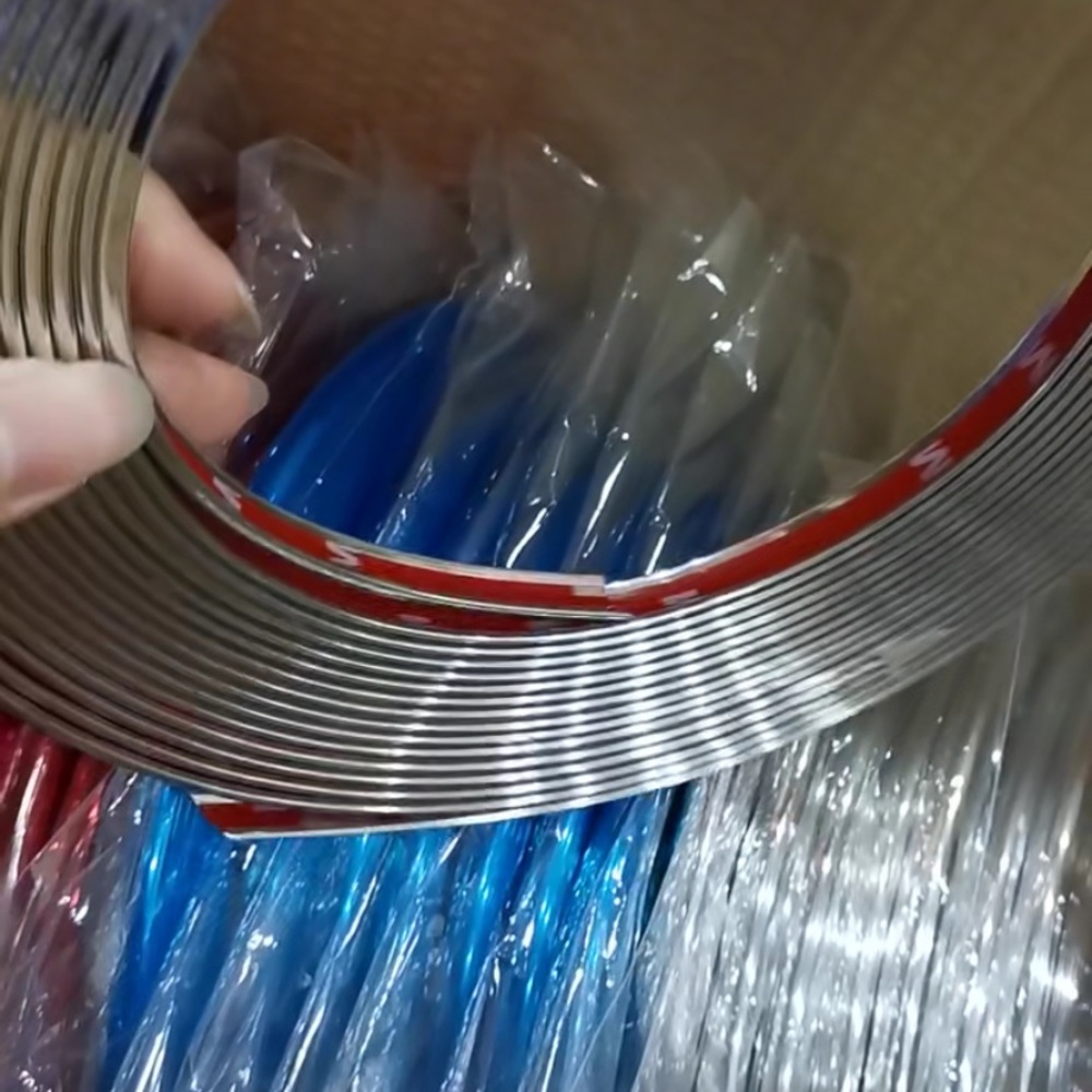 Car Wheel Rim Protector - Silver - Picture 2 of 5